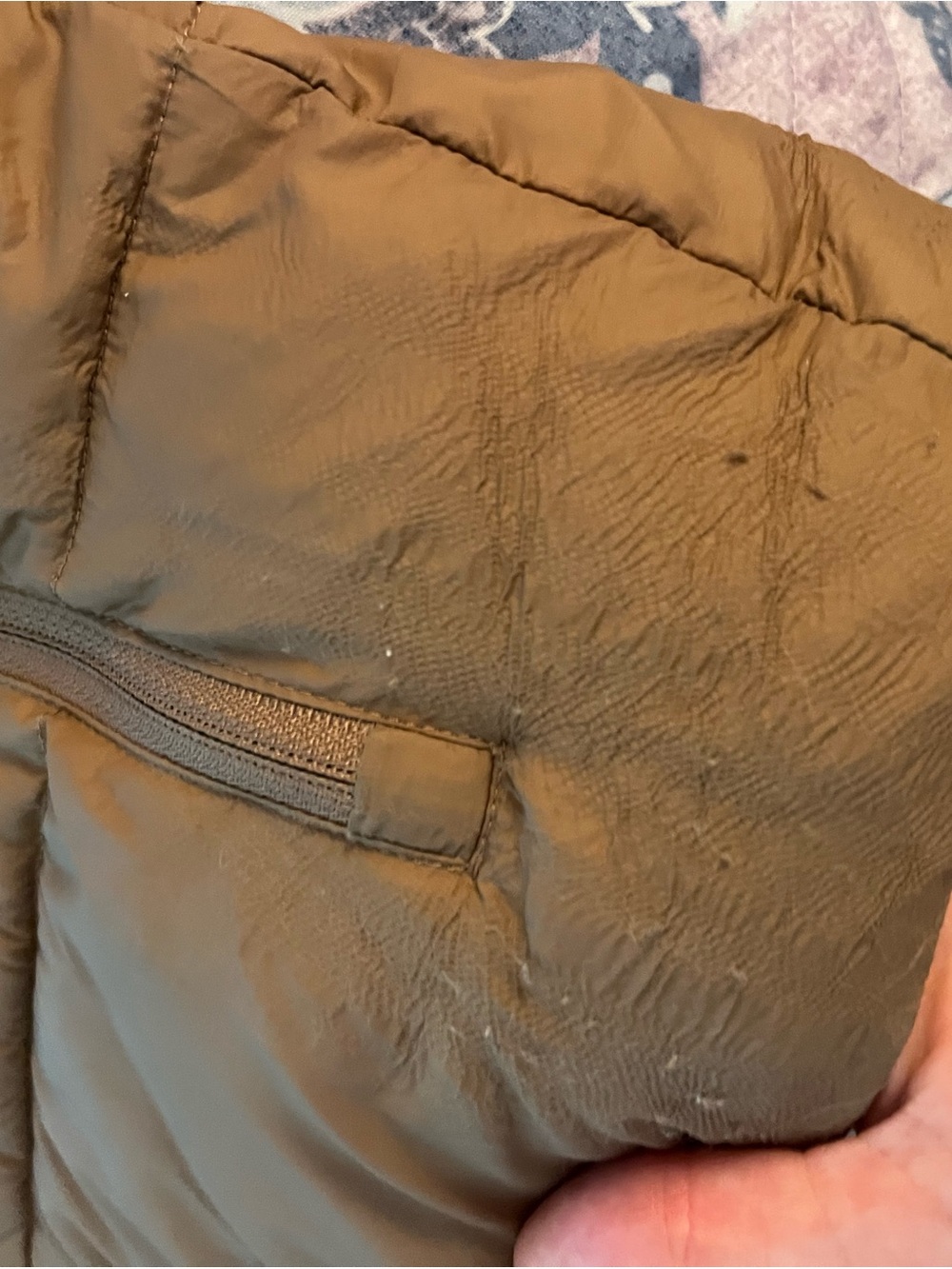 ALO Yoga Cropped Tan Puffer Jacket - Picture 4 of 8